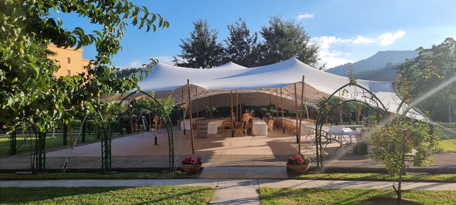 Alquiler carpa beduina moqueta eventos