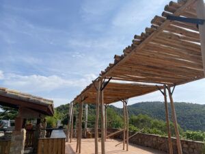 alquiler de pergola palos boda evento