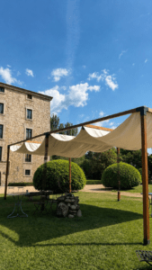 Alquilar Pergolas de madera para eventos decoracion boda