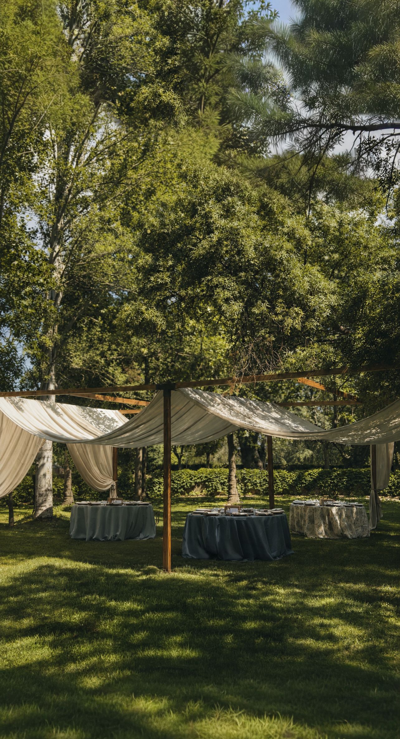 Alquiler de pergolas de lino para bodas y eventos