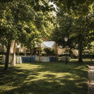 Alquiler de pergolas de lino para bodas y eventos