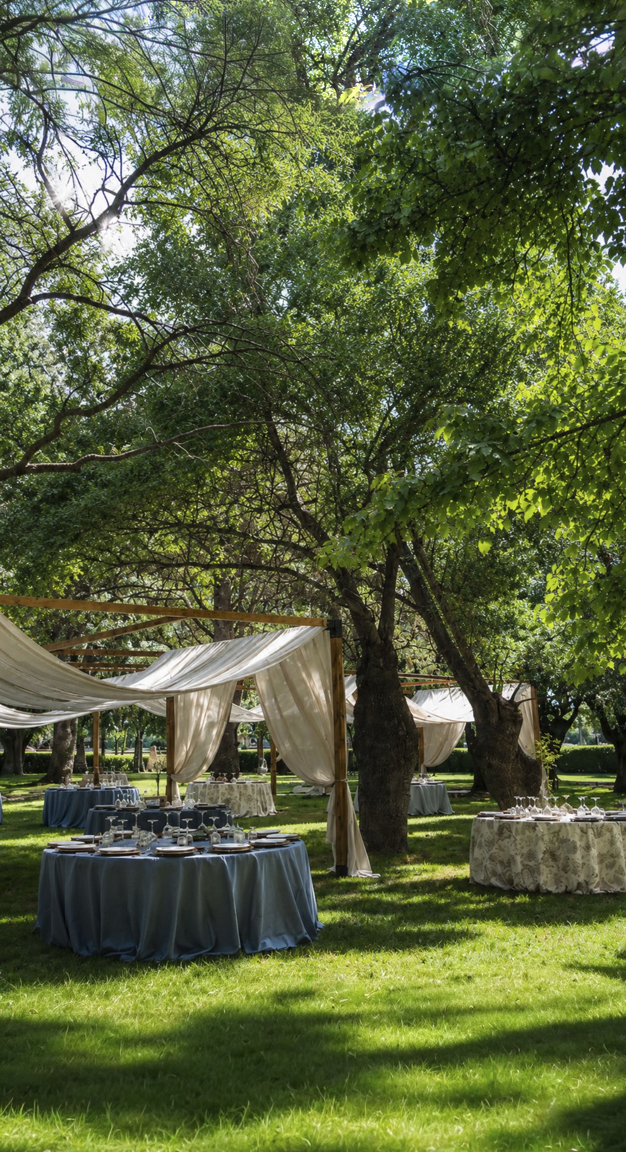 Alquiler de pergolas de lino para bodas y eventos
