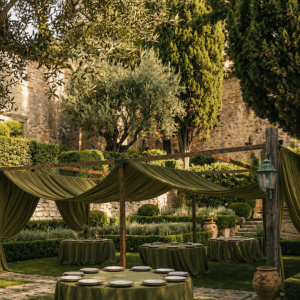 Alquilar Pergolas de madera para eventos decoracion boda sombra verde oliva